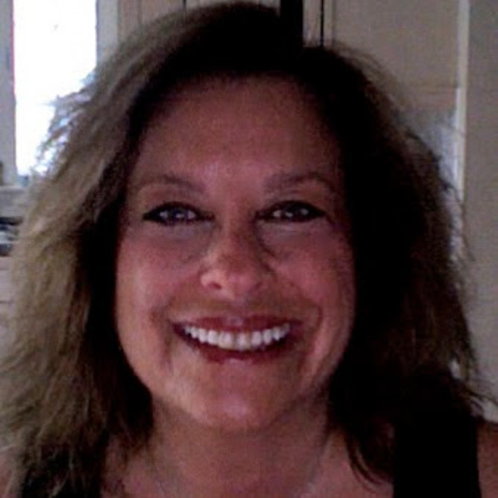 Meet your Posher, Lois